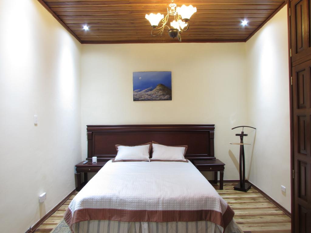 San Blas House & Suites Кито Экстерьер фото
